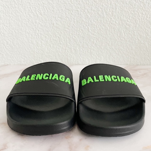 BALENCIAGA || Women’s Pool Slides In Black/Fluo Green - Picture 2 of 14
